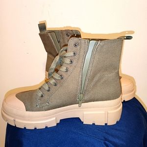NoBo Green boots